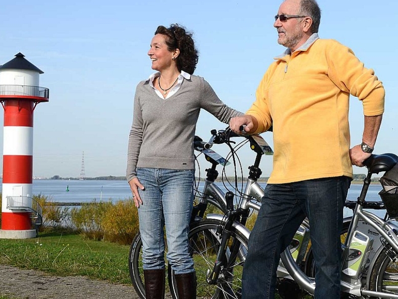 Elbe direkt am Feriendorf Altes Land