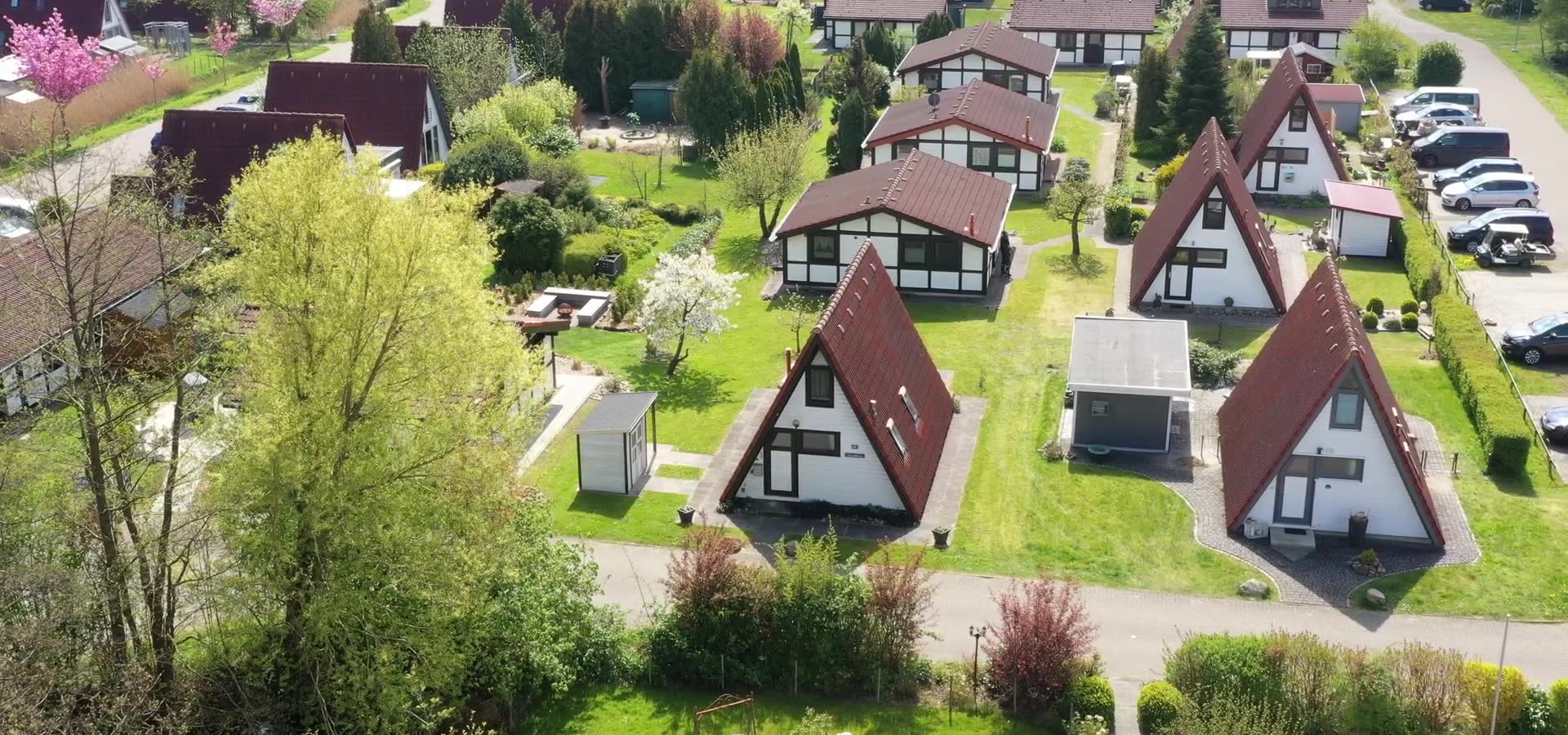 Luftaufnahme des Feriendorf Altes Land an der Elbe